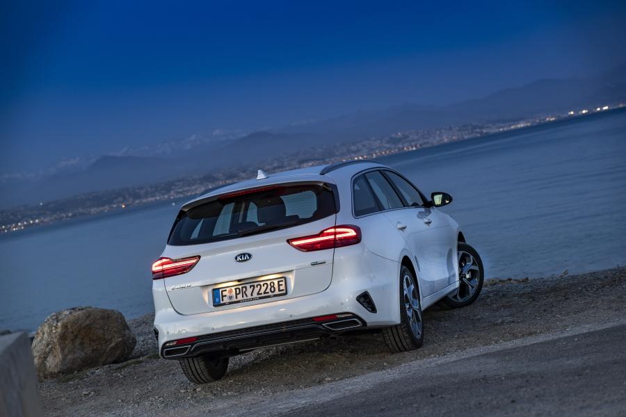  Kia Ceed Sportswagon PHEV 2019 года  (WW) (фото 34 из 42)